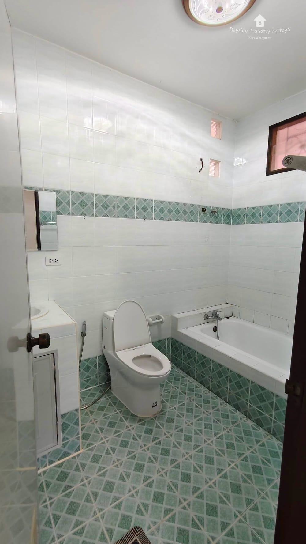 Modern 2-Bedroom Detached House with City View in East Pattaya - 24/7 Security 13