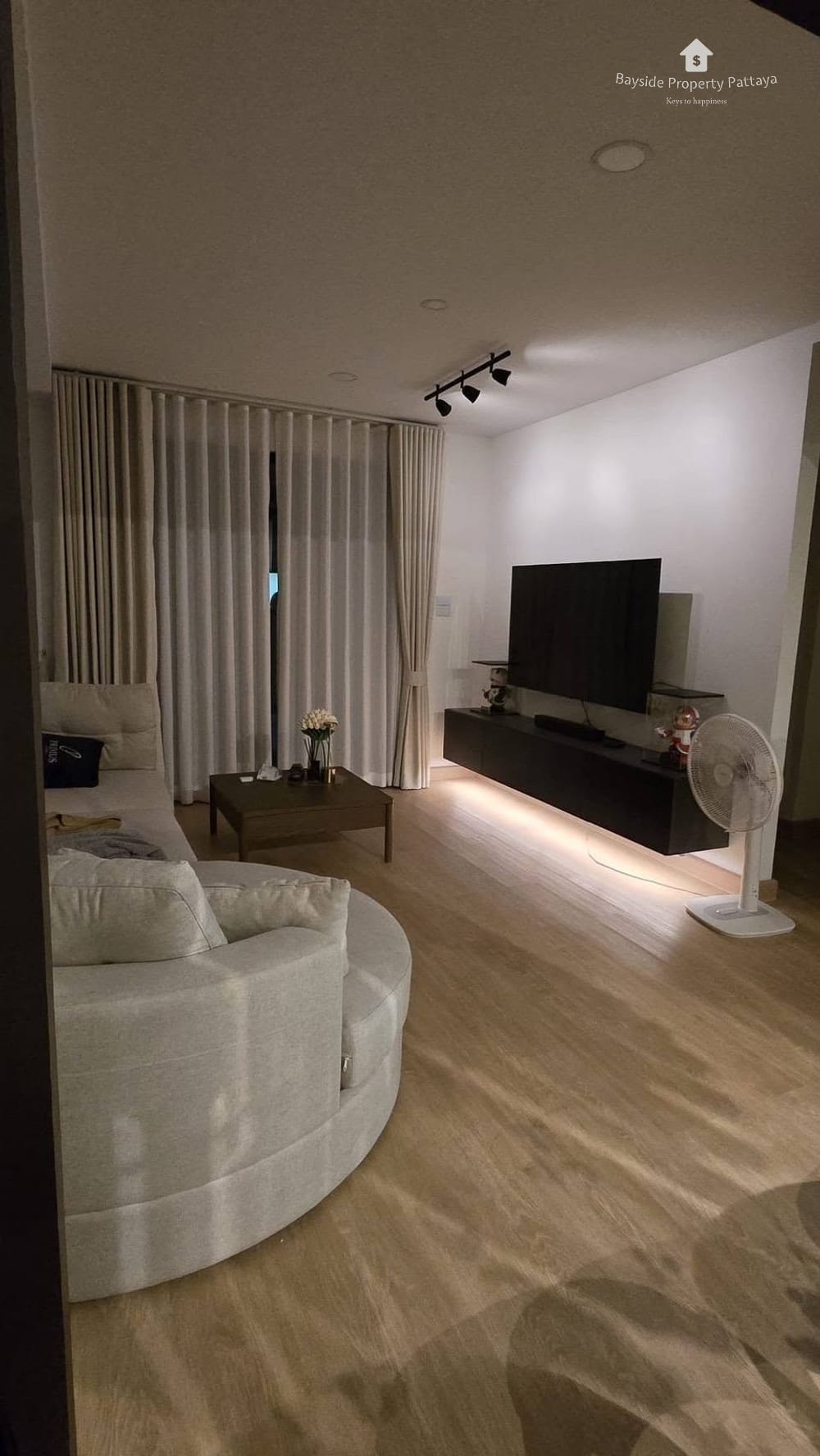 Spacious 4-Bedroom Villa for Rent in Nong Pla Lai, Pattaya with Air Conditioning 5
