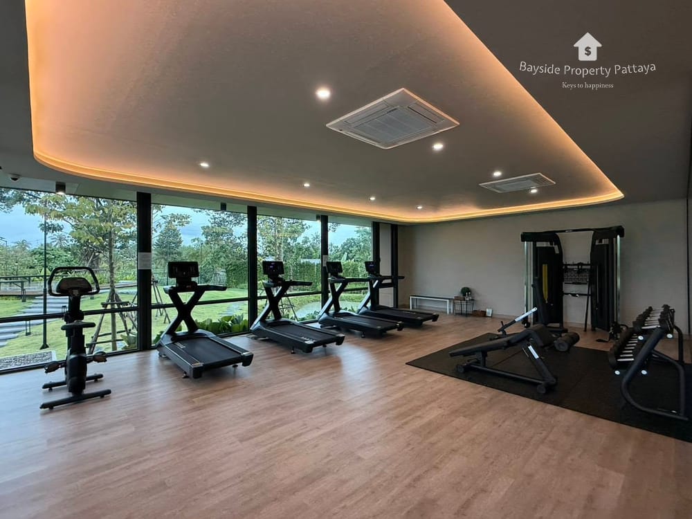 Spacious 4-Bedroom Villa for Rent in Nong Pla Lai, Pattaya with Air Conditioning 12