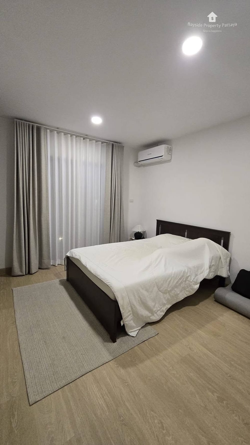 Spacious 4-Bedroom Villa for Rent in Nong Pla Lai, Pattaya with Air Conditioning 24