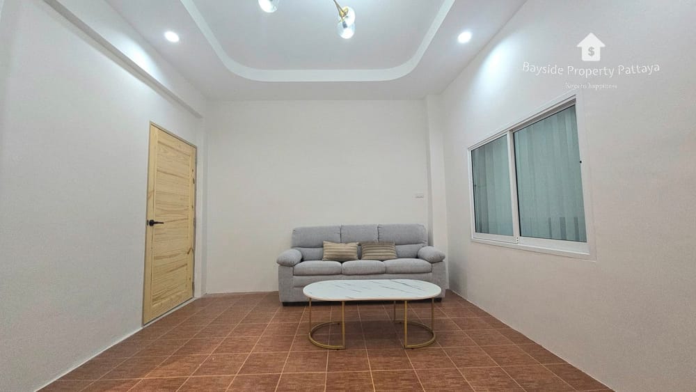 Reihenhaus mit 2 Schlafzimmern in Na Kluea, Pattaya inkl. Klimaanlage zu verkaufen 10