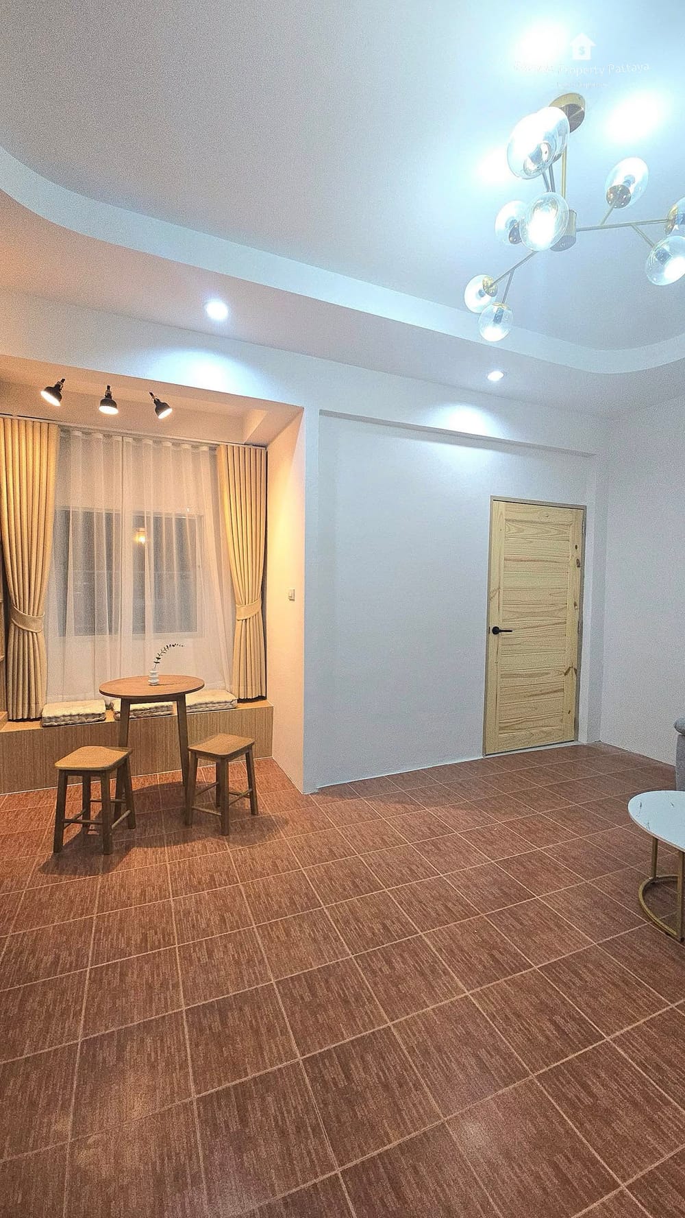 Reihenhaus mit 2 Schlafzimmern in Na Kluea, Pattaya inkl. Klimaanlage zu verkaufen 14