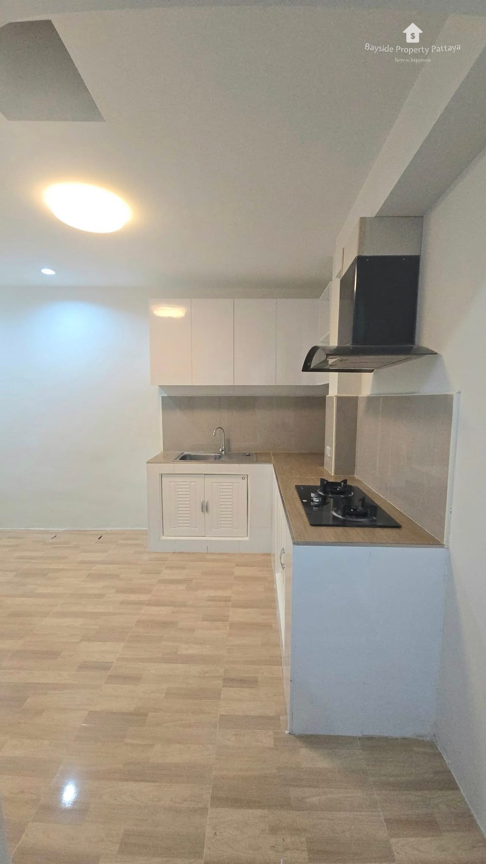 Reihenhaus mit 2 Schlafzimmern in Na Kluea, Pattaya inkl. Klimaanlage zu verkaufen 18