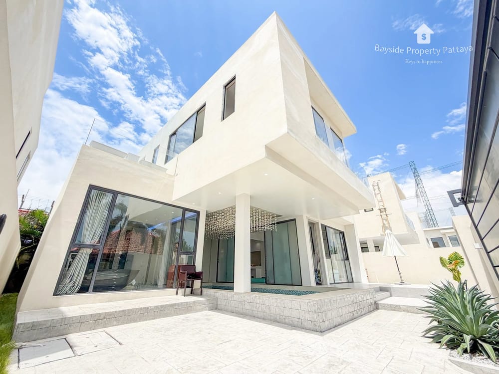 Spacious 3-Bedroom Pool Villa for Sale in East Pattaya - Pet Friendly 4