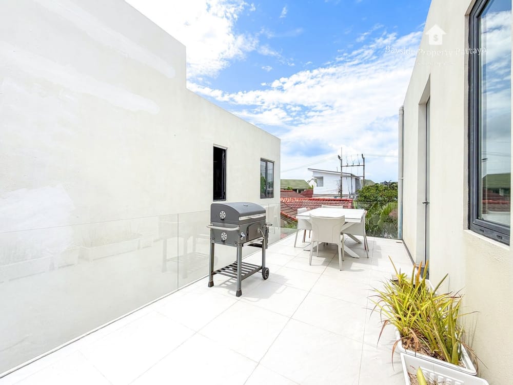 Spacious 3-Bedroom Pool Villa for Sale in East Pattaya - Pet Friendly 5