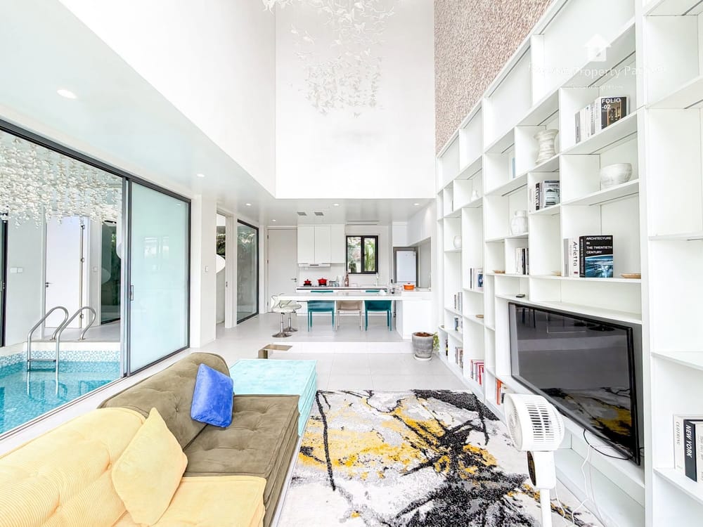 Spacious 3-Bedroom Pool Villa for Sale in East Pattaya - Pet Friendly 12