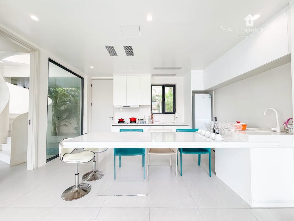 Spacious 3-Bedroom Pool Villa for Sale in East Pattaya - Pet Friendly 13