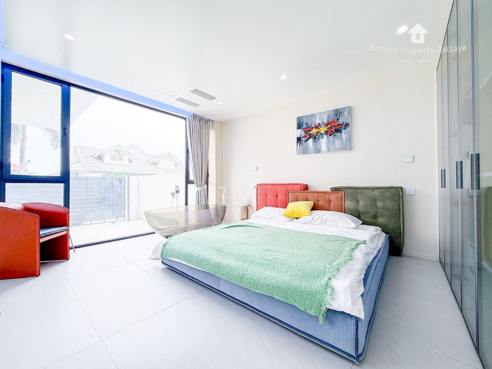 Spacious 3-Bedroom Pool Villa for Sale in East Pattaya - Pet Friendly 14