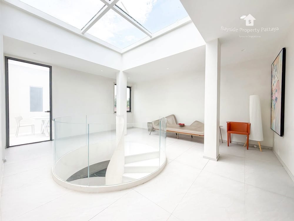 Spacious 3-Bedroom Pool Villa for Sale in East Pattaya - Pet Friendly 15