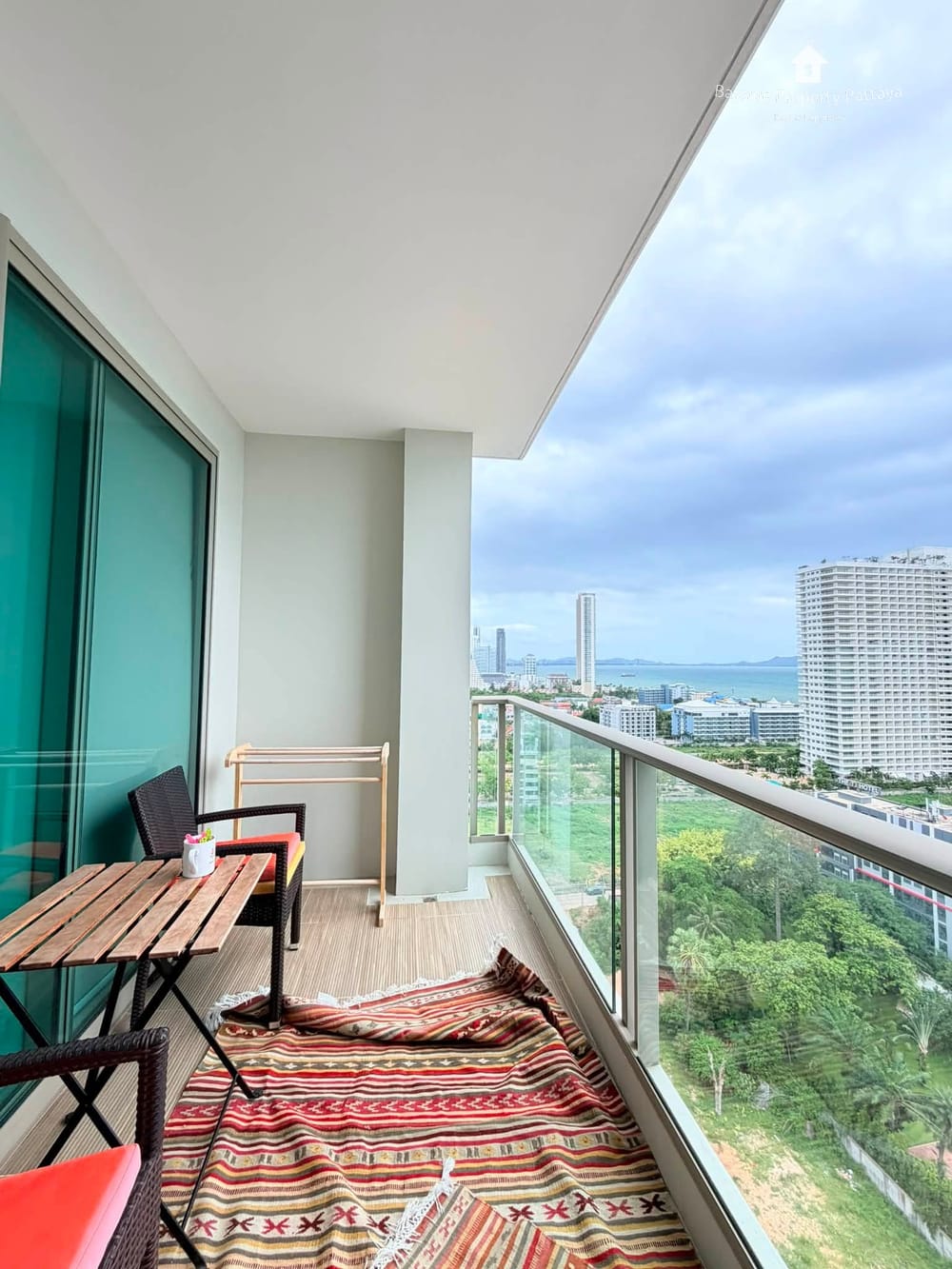 1 Bedroom Sea View Condo for Sale and Rent at The Riviera Jomtien, Pattaya 3