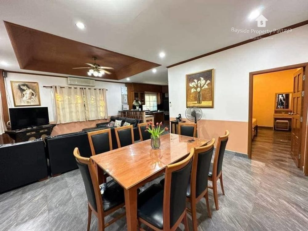 Spacious 5-Bedroom House for Sale in Jomtien, Pattaya with Air Conditioning 6