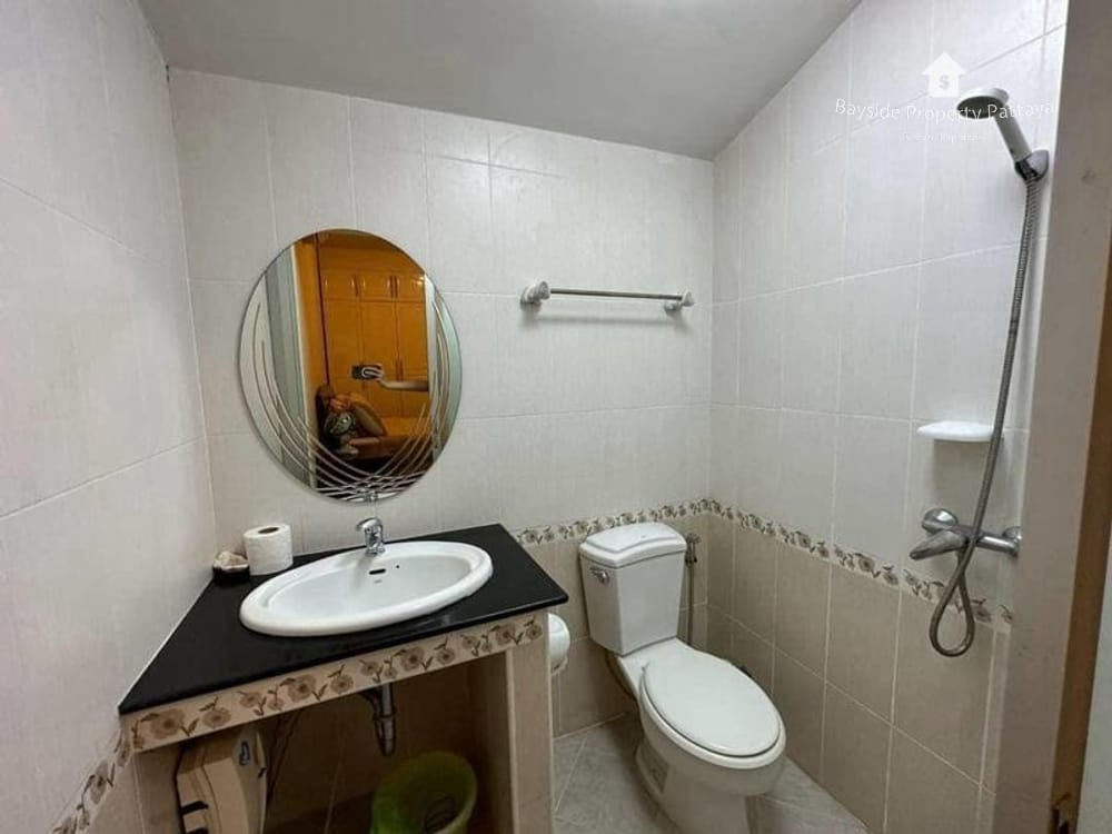 Spacious 5-Bedroom House for Sale in Jomtien, Pattaya with Air Conditioning 14