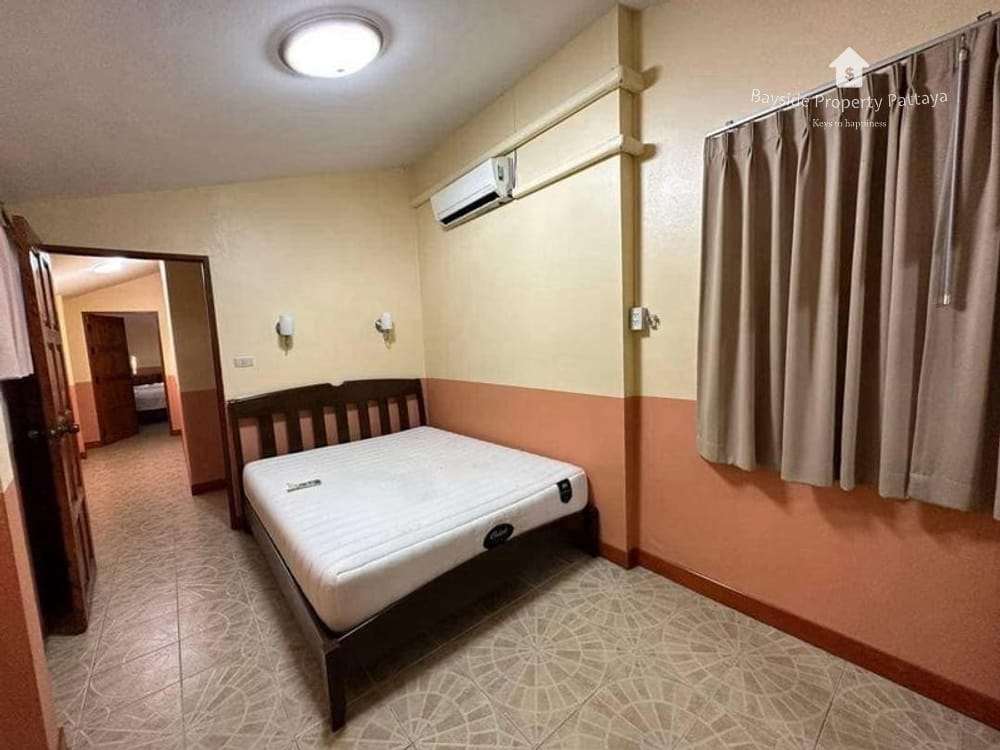 Spacious 5-Bedroom House for Sale in Jomtien, Pattaya with Air Conditioning 7