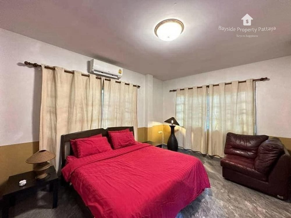Spacious 5-Bedroom House for Sale in Jomtien, Pattaya with Air Conditioning 11
