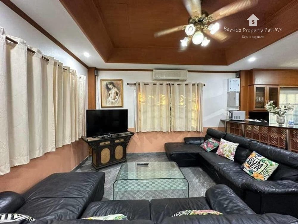 Spacious 5-Bedroom House for Sale in Jomtien, Pattaya with Air Conditioning 4