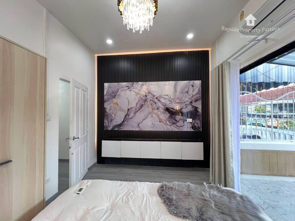 2-Bedroom Townhouse for Sale in Pet-Friendly East Pattaya 7