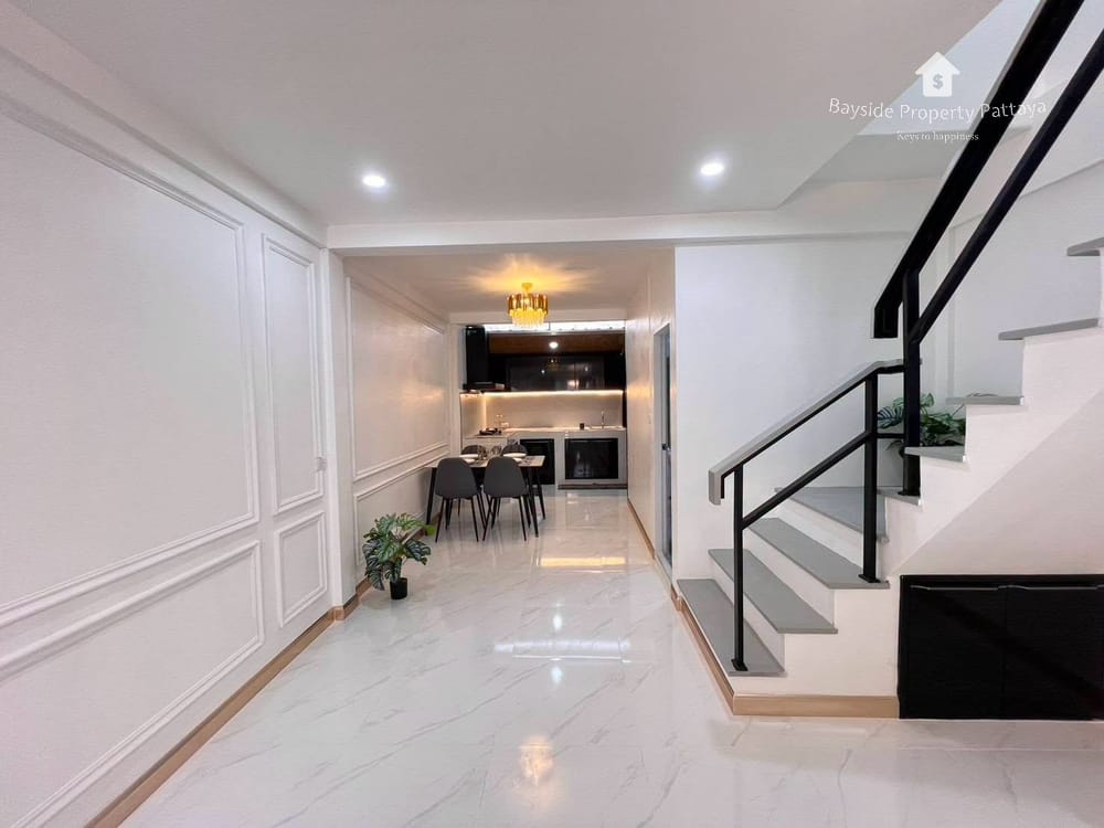 2-Bedroom Townhouse for Sale in Pet-Friendly East Pattaya 11