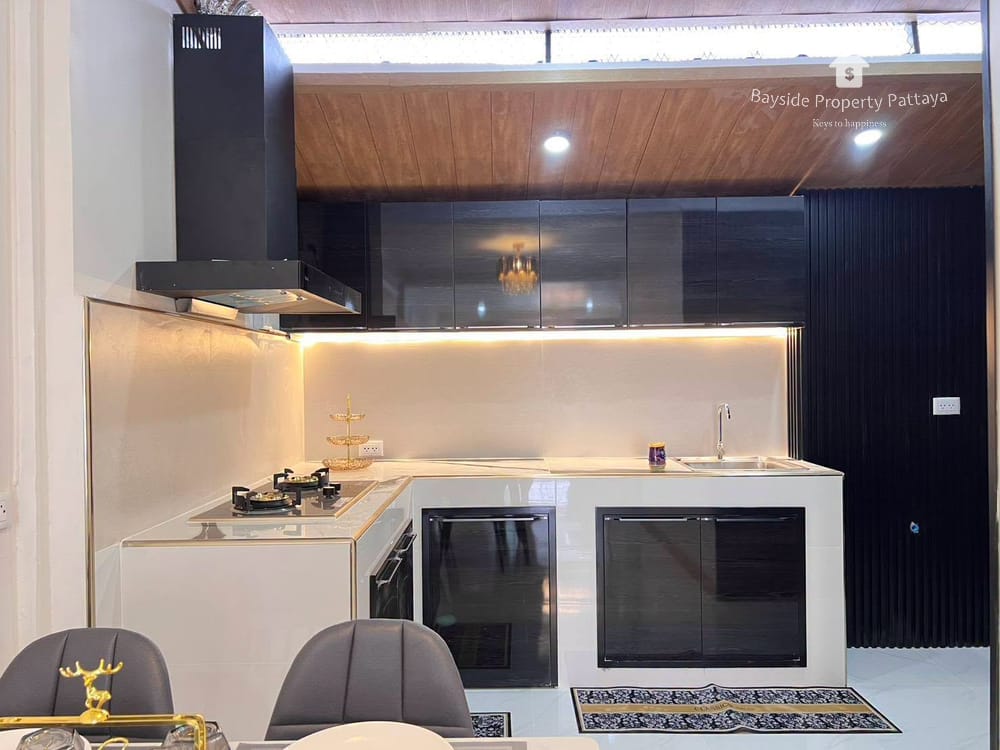 2-Bedroom Townhouse for Sale in Pet-Friendly East Pattaya 15