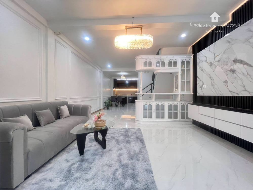 2-Bedroom Townhouse for Sale in Pet-Friendly East Pattaya 3