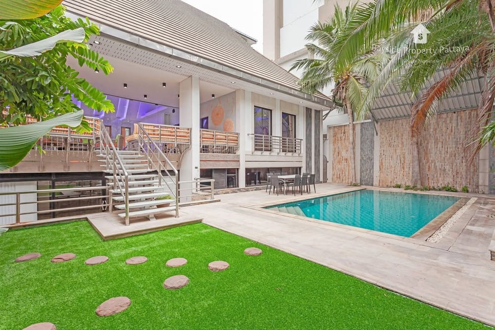 Spacious 4-Bedroom Pool Villa with City View in Pratumnak, Pattaya - For Sale and Rent 4