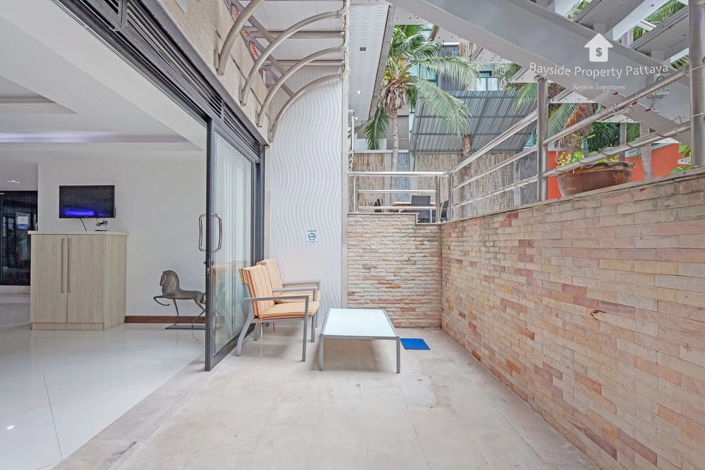 Spacious 4-Bedroom Pool Villa with City View in Pratumnak, Pattaya - For Sale and Rent 6