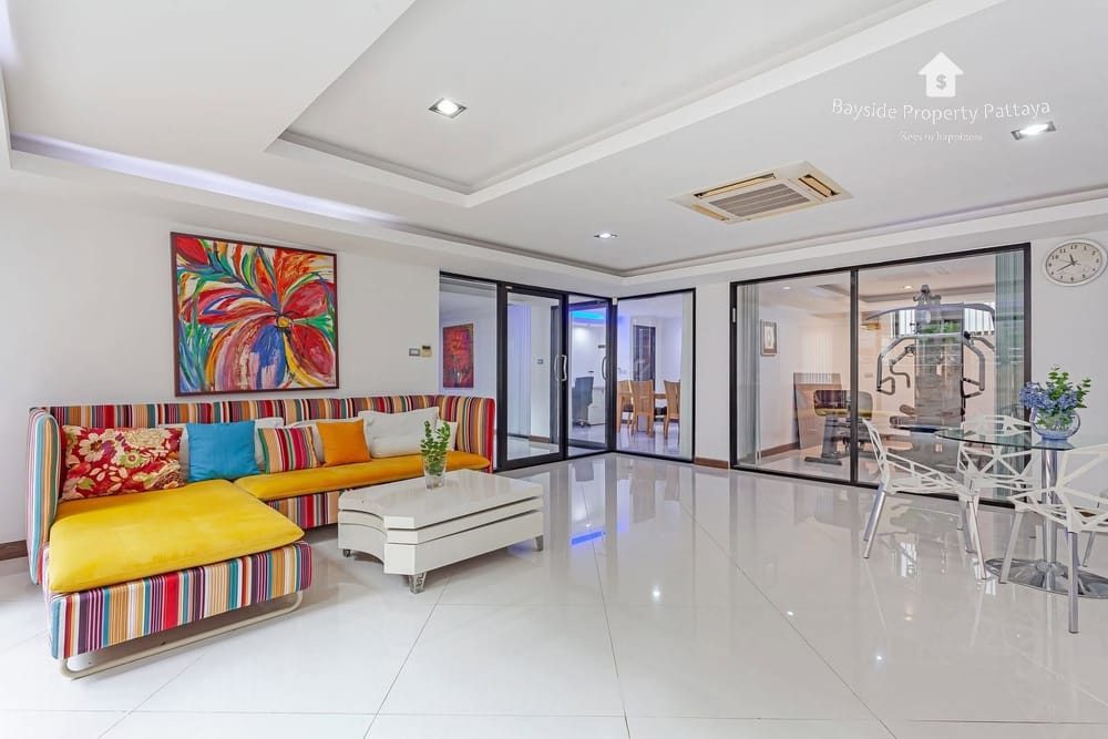 Spacious 4-Bedroom Pool Villa with City View in Pratumnak, Pattaya - For Sale and Rent 9
