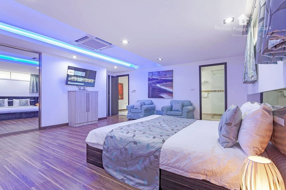 Spacious 4-Bedroom Pool Villa with City View in Pratumnak, Pattaya - For Sale and Rent 16