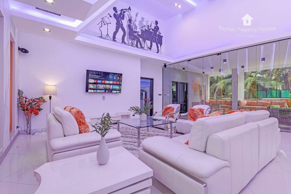 Spacious 4-Bedroom Pool Villa with City View in Pratumnak, Pattaya - For Sale and Rent 21