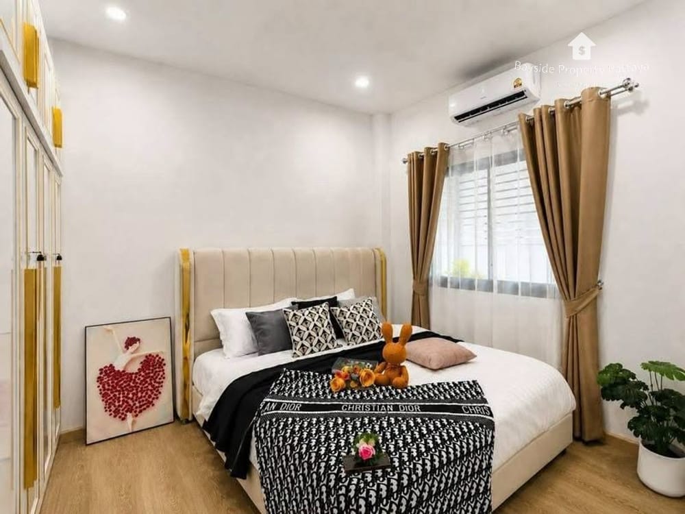 Сдам 4-к. таунхаус, 300м², ЖК Na Kluea, 3/4 эт. 9