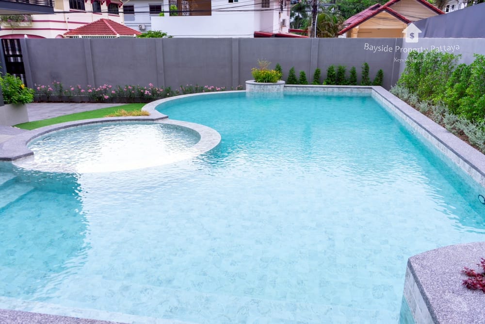 Сдаю 3-к. дом, 150м², на участке 4 сот., Jomtien 3