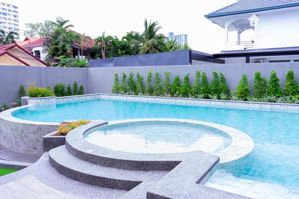 Сдаю 3-к. дом, 150м², на участке 4 сот., Jomtien 5