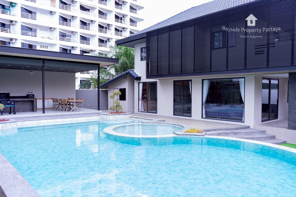 Сдаю 3-к. дом, 150м², на участке 4 сот., Jomtien 26