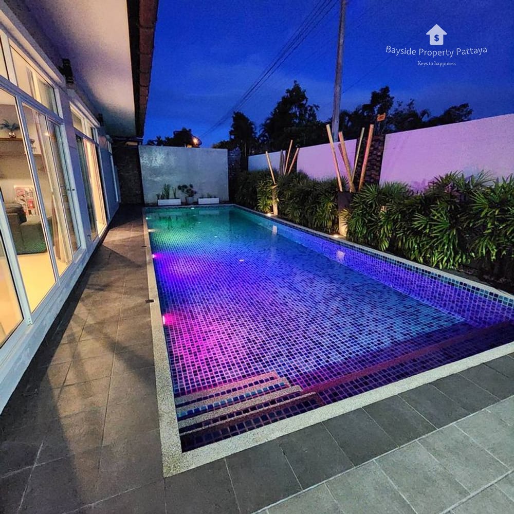 3-Bedroom Pool Villa for Rent in East Pattaya with Air Conditioning 2