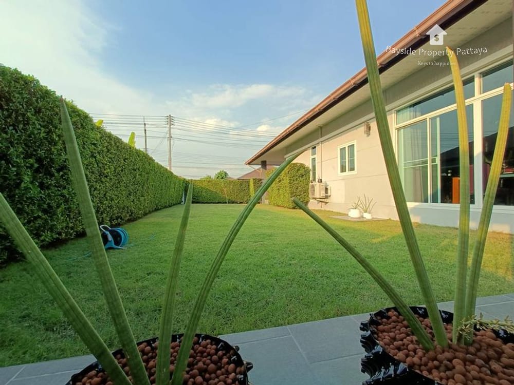 3-Bedroom Pool Villa for Rent in East Pattaya with Air Conditioning 8