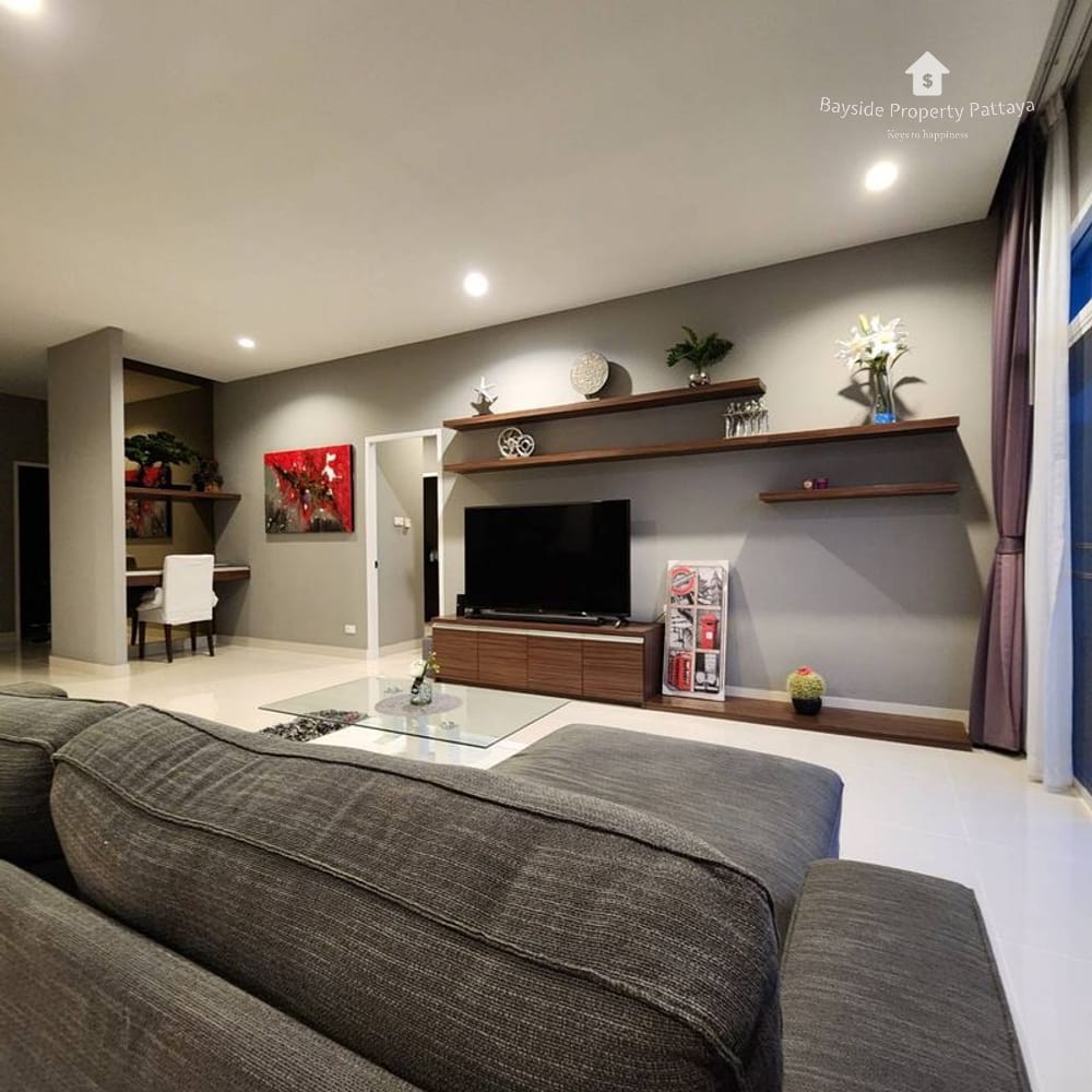 3-Bedroom Pool Villa for Rent in East Pattaya with Air Conditioning 14
