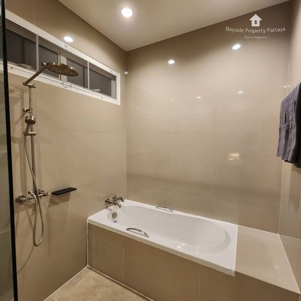 3-Bedroom Pool Villa for Rent in East Pattaya with Air Conditioning 17