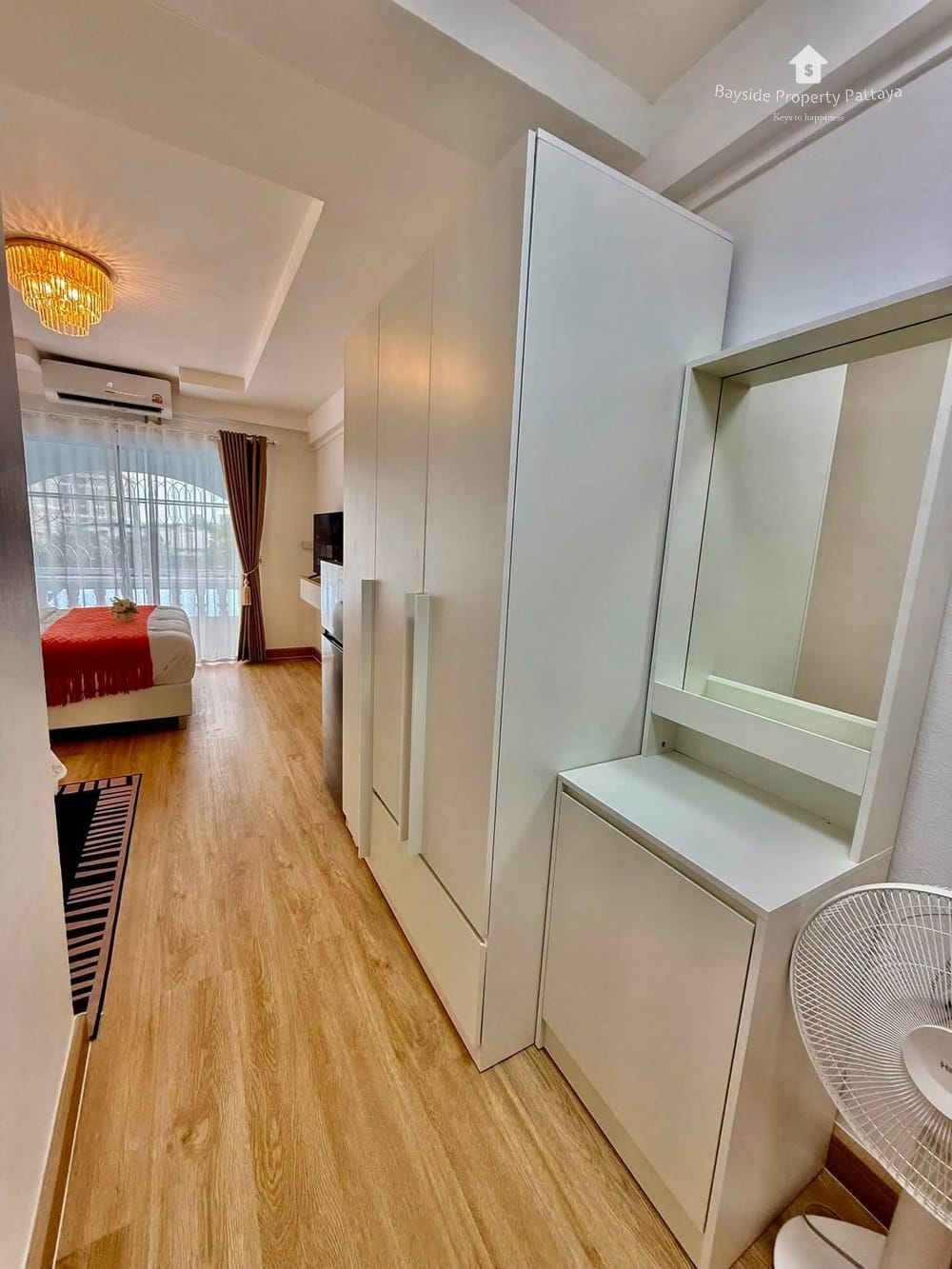芭提雅市中心Niran condominium公寓26平米开间户型1卫出售 9
