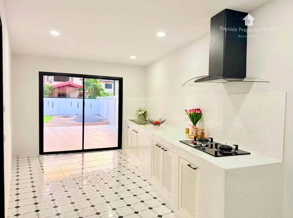 Продаю 3-к. таунхаус, 200м², 2/2 эт. 25