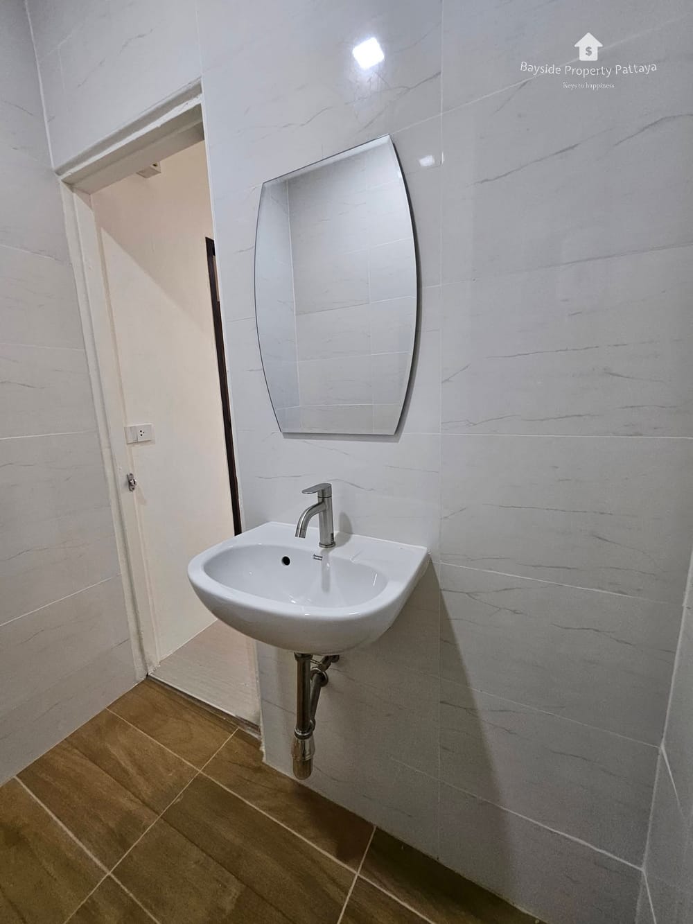 Modern 2-Bedroom Townhouse with Parking in East Pattaya 13