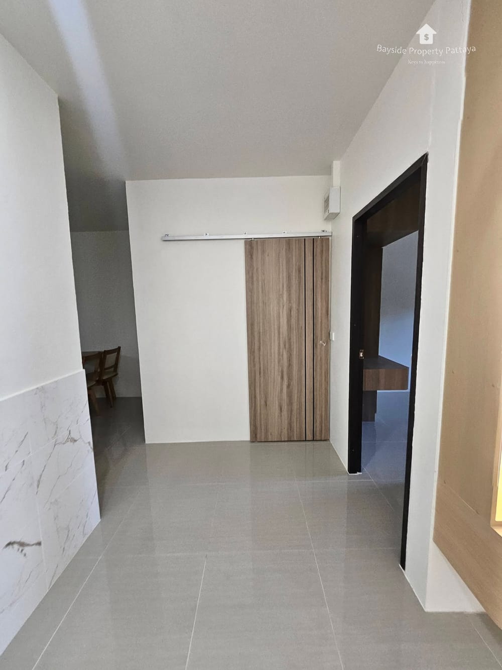 Modern 2-Bedroom Townhouse with Parking in East Pattaya 16