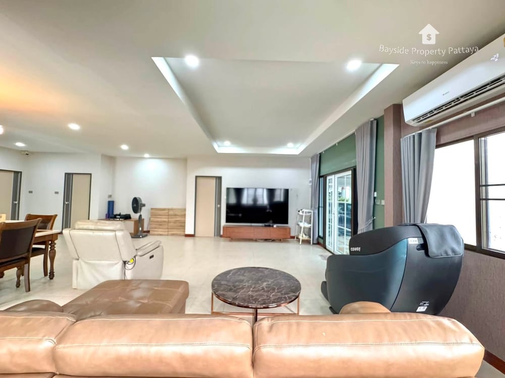 3-Bedroom Detached House with 24/7 Security at The Siam Place Pool Villa, East Pattaya 4