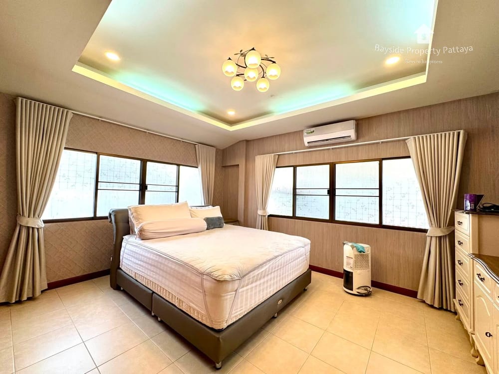 3-Bedroom Detached House with 24/7 Security at The Siam Place Pool Villa, East Pattaya 16