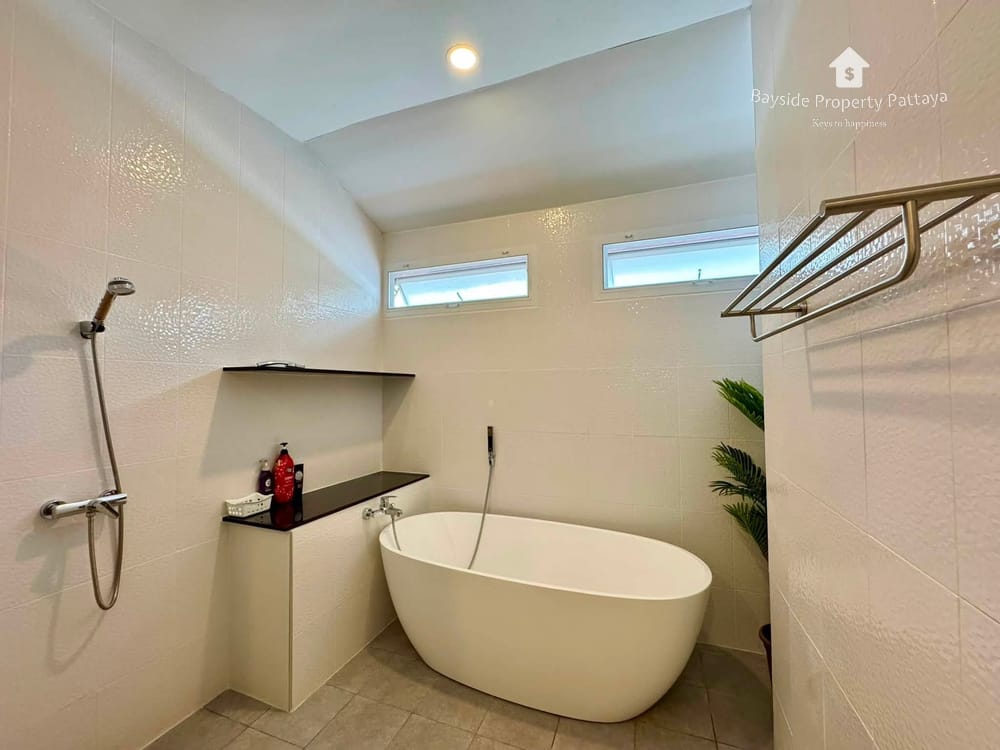 3-Bedroom Detached House with 24/7 Security at The Siam Place Pool Villa, East Pattaya 20