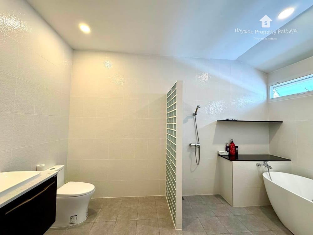 3-Bedroom Detached House with 24/7 Security at The Siam Place Pool Villa, East Pattaya 23