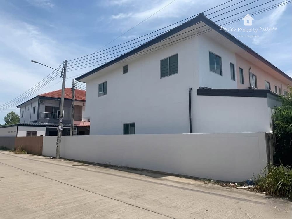 East Pattaya: Haus mit Stadtblick und 2 Schlafzimmern zu verkaufen 3