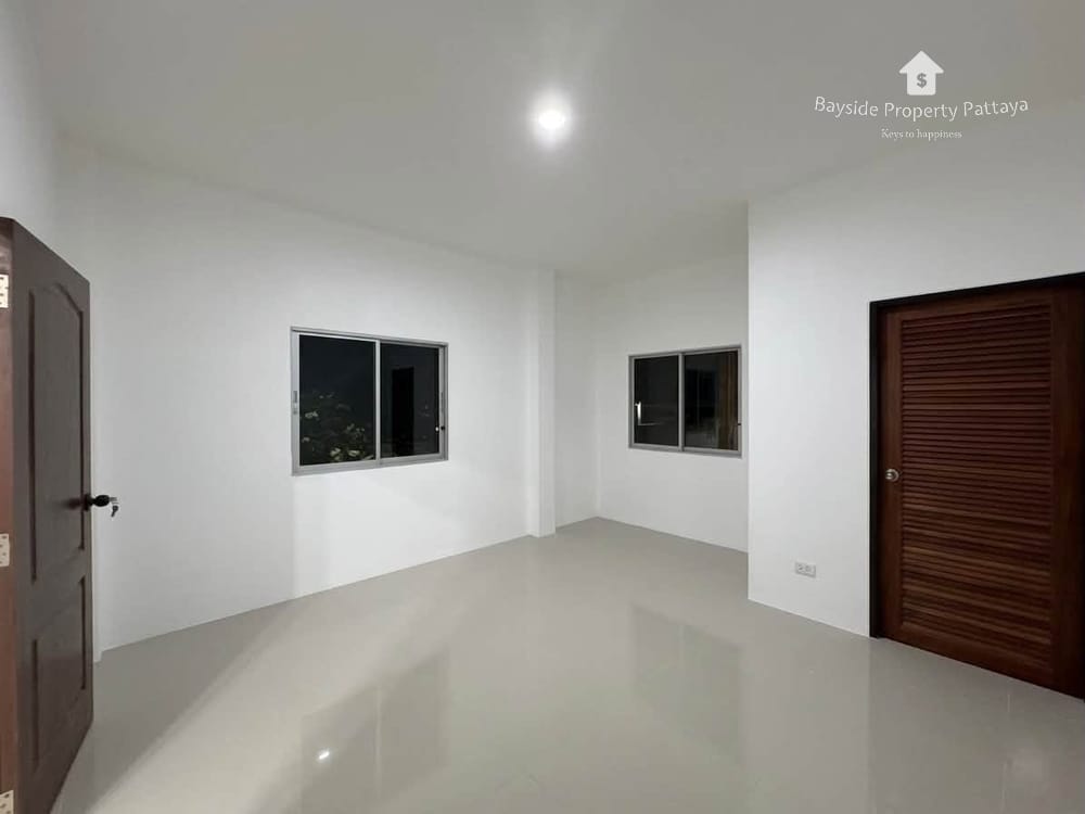 East Pattaya: Haus mit Stadtblick und 2 Schlafzimmern zu verkaufen 7