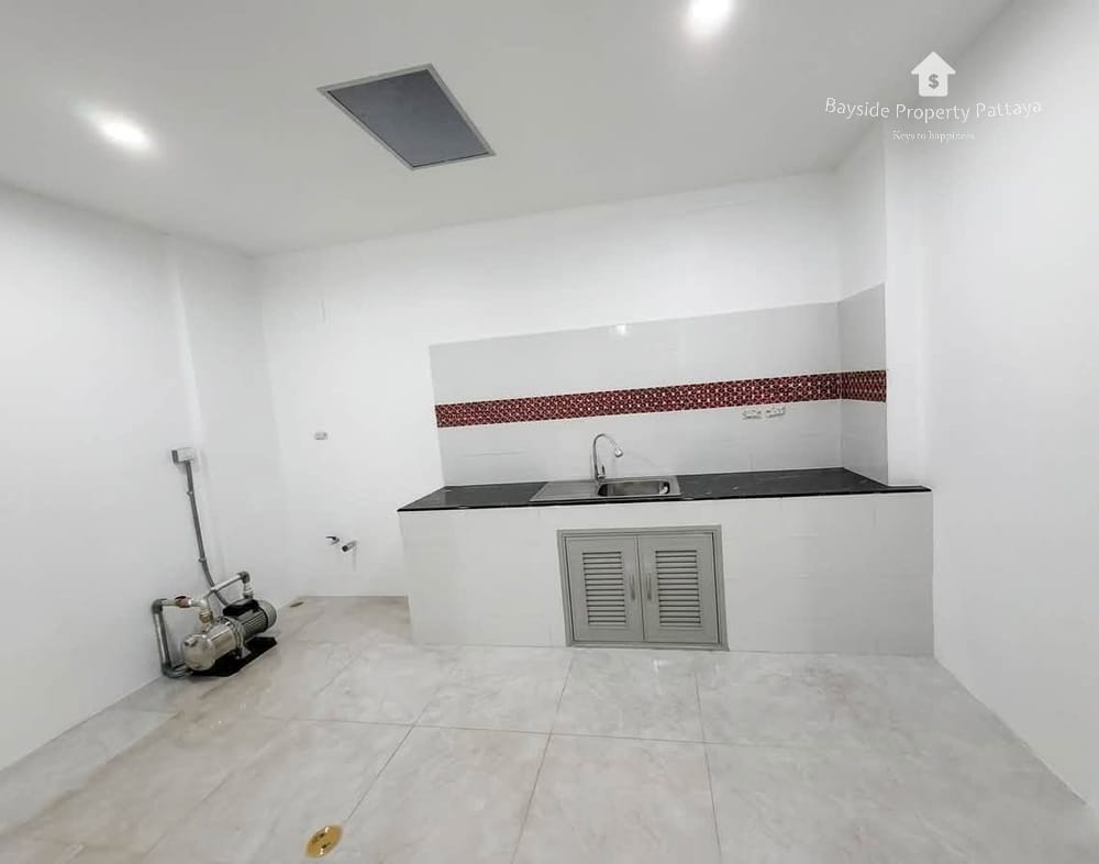 East Pattaya: Haus mit Stadtblick und 2 Schlafzimmern zu verkaufen 12
