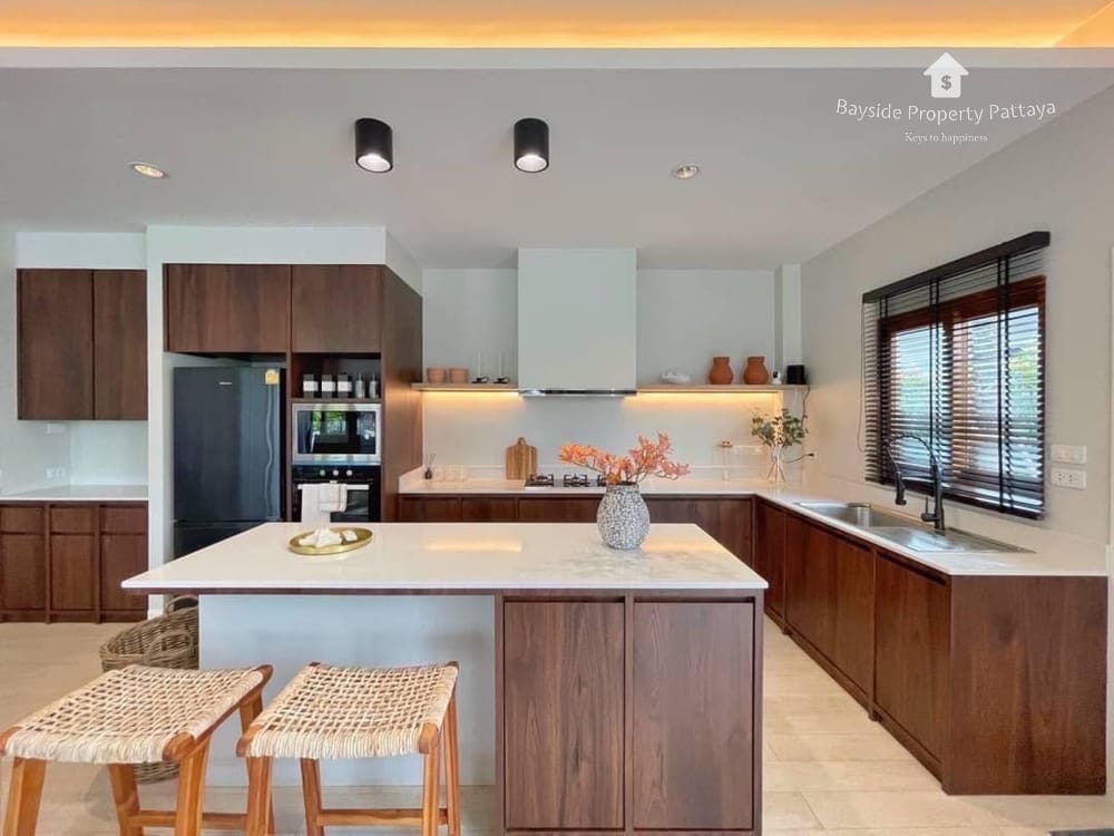 3-Bedroom Pool Villa for Sale and Rent in Panalee Banna Village, East Pattaya 4