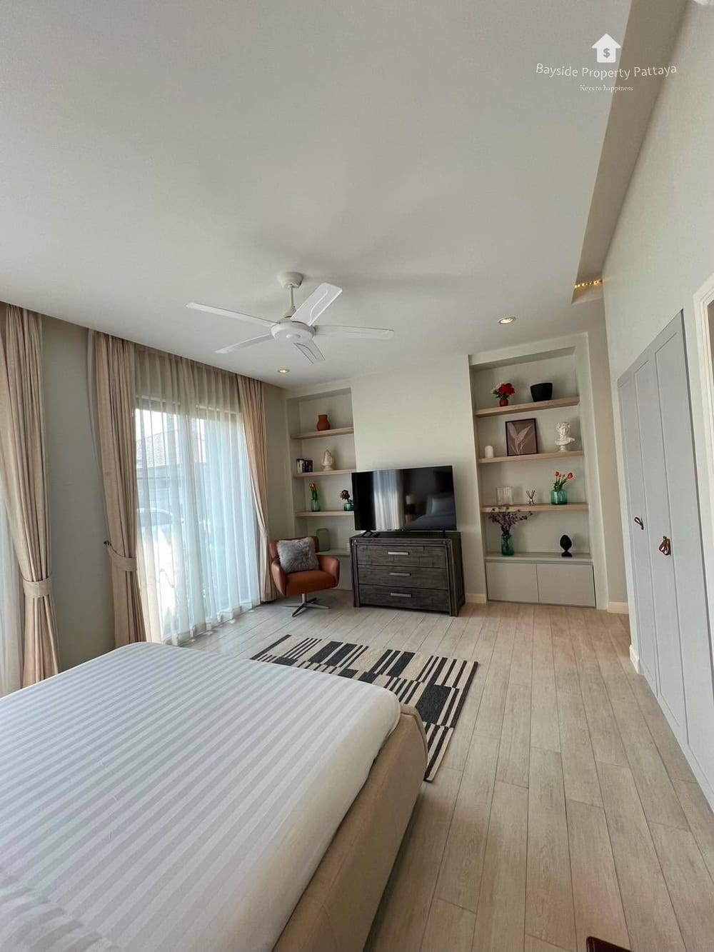 3-Bedroom Pool Villa for Sale and Rent in Panalee Banna Village, East Pattaya 10