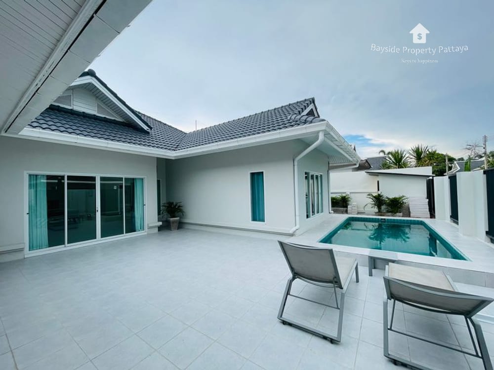 Spacious 4-Bedroom Pool Villa for Sale and Rent in East Pattaya 2